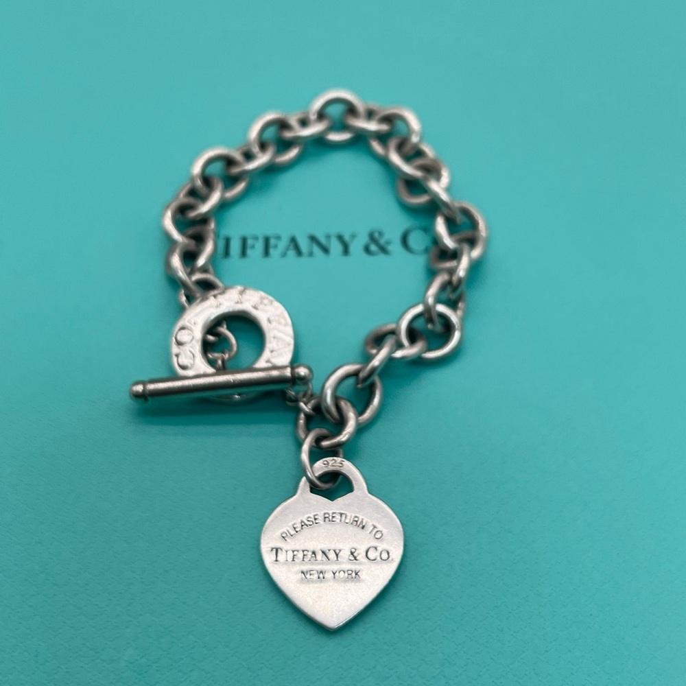 🔴Authentic Tiffany & Co. Silver Return to Tiffany Heart charm Toggle Bracelet🔴 - Picture 3 of 8